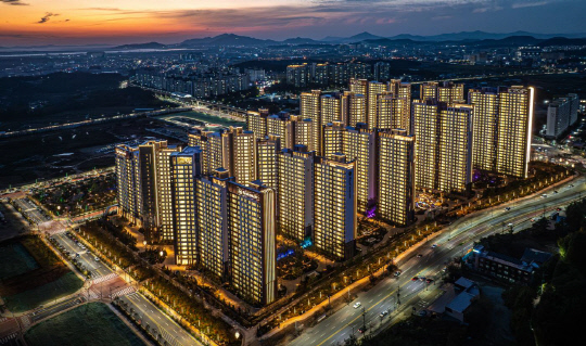 인천 최초 선시공·후분양 아파트 신검단 로열파크씨티Ⅱ. 조감도(야경)